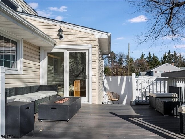 Building Photo - 15 Windemere Rd