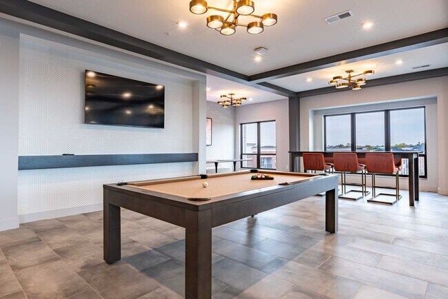 Building Photo - 1454 N High St