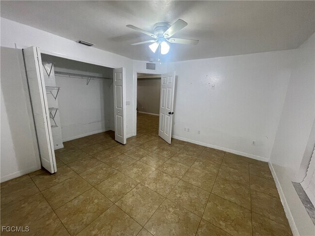 Building Photo - 1619 SW 33rd St