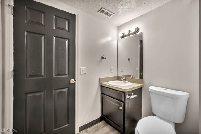 Building Photo - 1356 Meadow Run