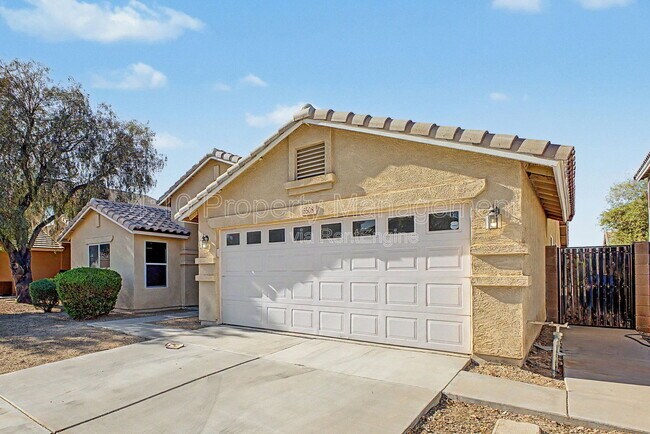 Building Photo - 6508 W Hilton Ave