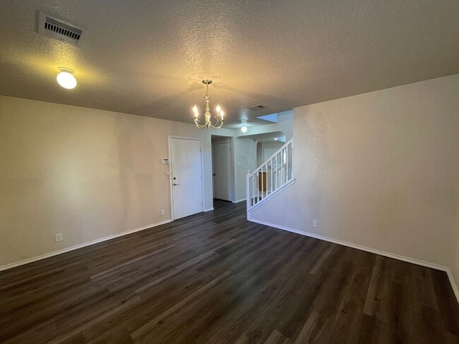 Building Photo - BEAUTIFUL 4 BR W/ MASTER DOWN*HARDWOOD FLOORING IN DINING/ENTRY, LIVING ROOM, MASTER BR AND MASTE...