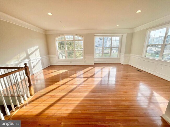 Building Photo - 8090 Whispering Wind Ln