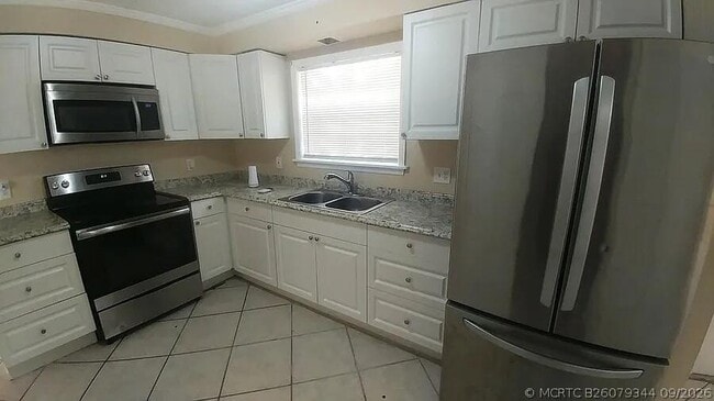 Building Photo - 1488 W 31st St