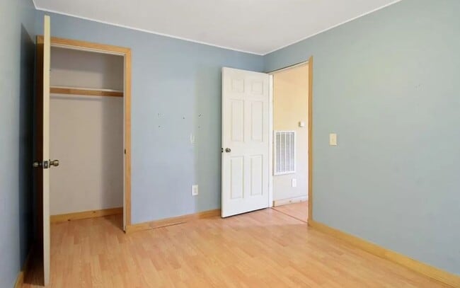 Building Photo - 710 E Park St