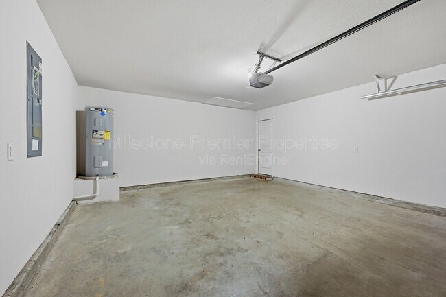 Building Photo - 3311 Brookstone Dr