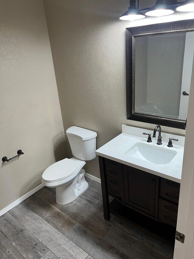 Building Photo - 6800 Vista Del Norte Dr NE