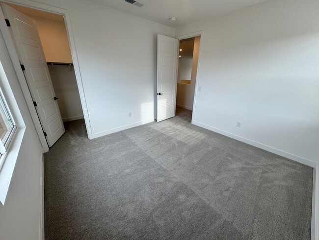 Building Photo - Brand New!!!  Beautiful 4 Bedroom Divario Home! VIEWS VIEWS VIEWS!!!