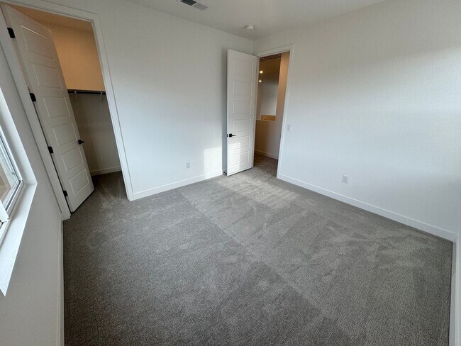 Building Photo - Move in Incentive!! Brand New!!!  Beautiful 4 Bedroom Divario Home! VIEWS VIEWS VIEWS!!!