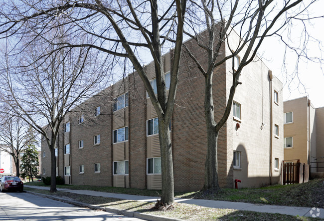 Exterior Photo - 28 West Apartments List
