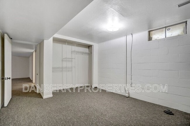 Building Photo - 1115 Secor Rd