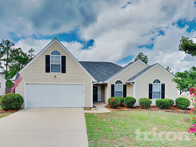 Building Photo - 89 Smokewood Dr