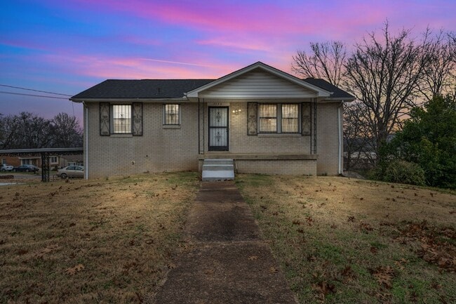 Primary Photo - 3336 Panorama Dr