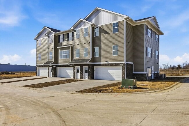Building Photo - Big Ben at the Loop – Brand New 3 Bedroom Condo | Attached 2-Stall Garage