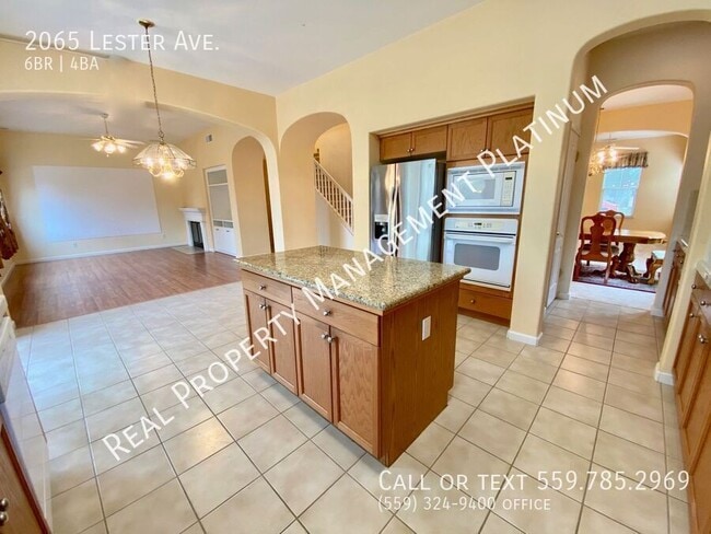 Building Photo - 2065 Lester Ave