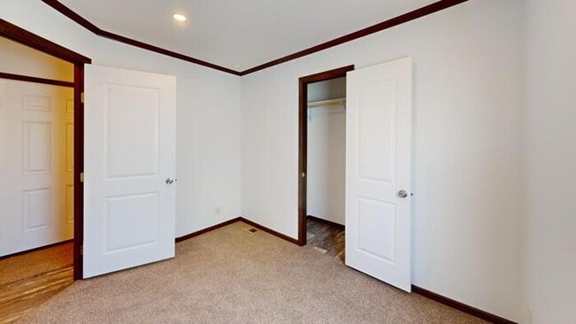 Building Photo - 133 Northwest Dr