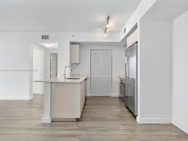 Building Photo - 4250 Biscayne Blvd