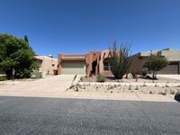 Building Photo - Beautiful Home