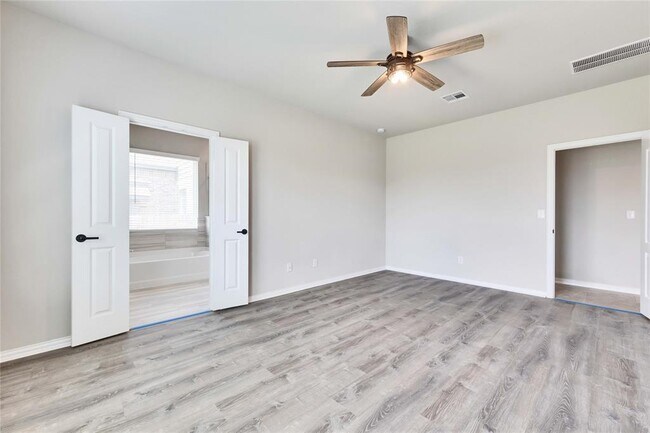 Building Photo - 5905 Giovanni Pl