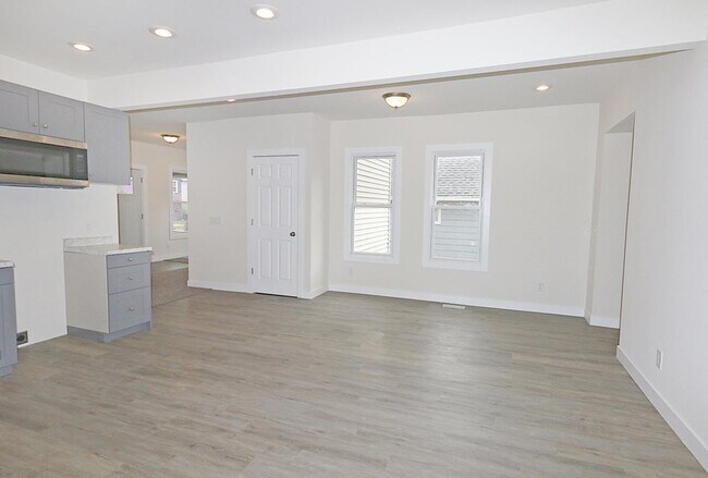 Building Photo - 1602 N 8th St