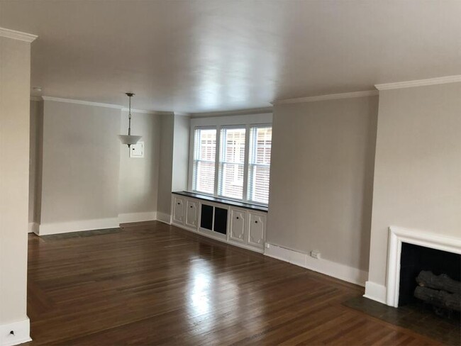 Building Photo - 5710 Woodmont St