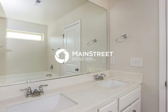 Building Photo - 4 Bedroom Pet-Friendly Home in MCDONOUGH, GA with Main Street Renewal