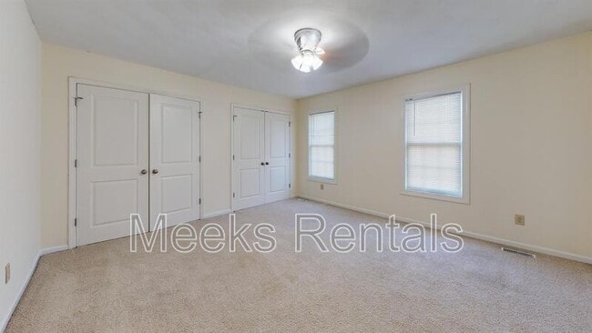 Building Photo - 1003 Fairway Gardens Dr