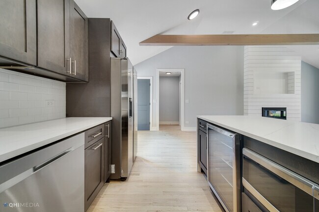 Building Photo - 66 Mionske Dr