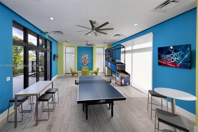 Building Photo - 4700 NW 84th Ave