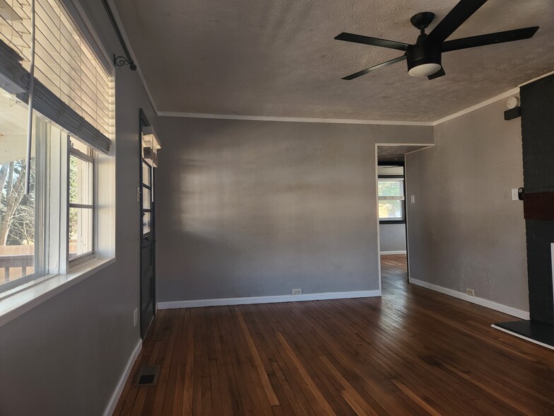 Living Room - 106 Palmer Rd