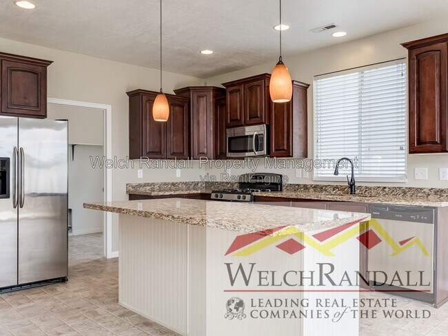 Building Photo - 897 Oxford Dr