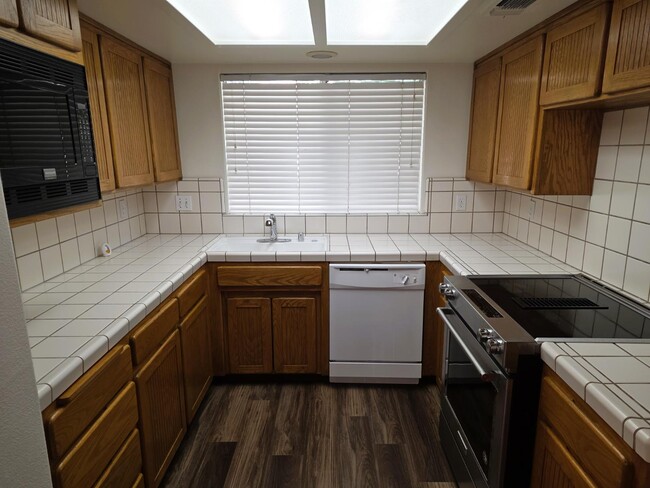 Building Photo - 459 E Pebble Beach Dr