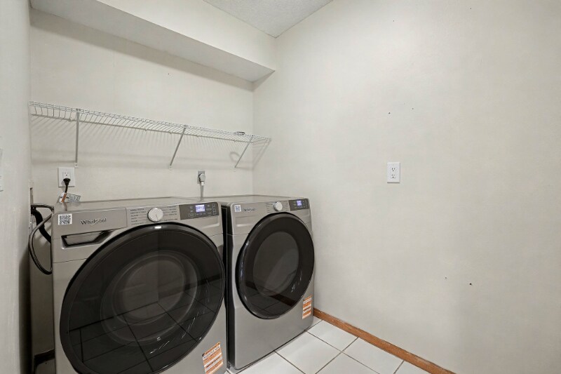 Building Photo - 15322 W 83rd Terrace