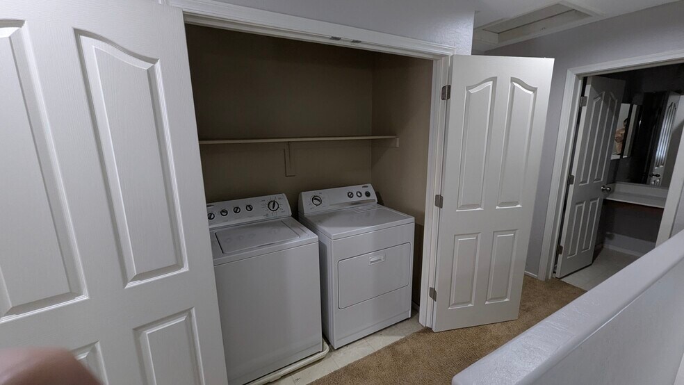 Washer and dryer - 7535 S 30th Run