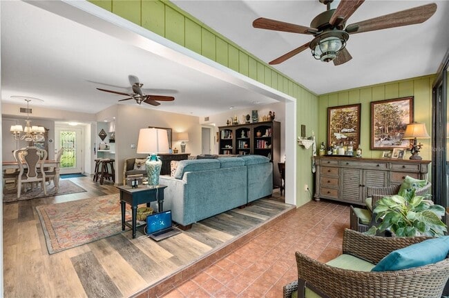Building Photo - 1701 Pelican Cove Rd