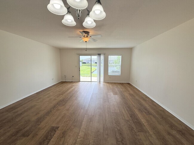 Building Photo - 728 Cabernet Pl