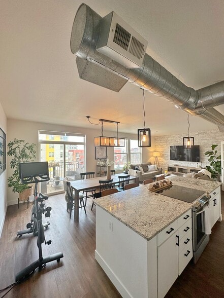Building Photo - 2525 15th St