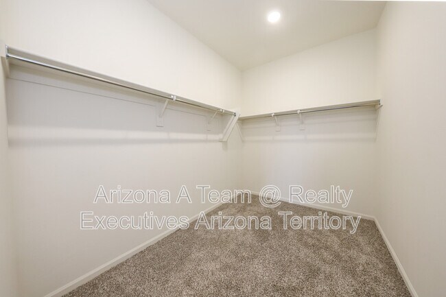 Building Photo - 7867 S Walnutview Dr