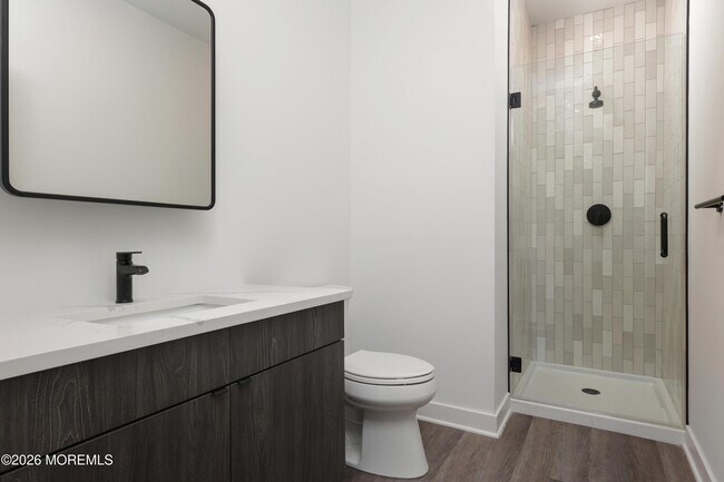 Building Photo - 6 West End Ct