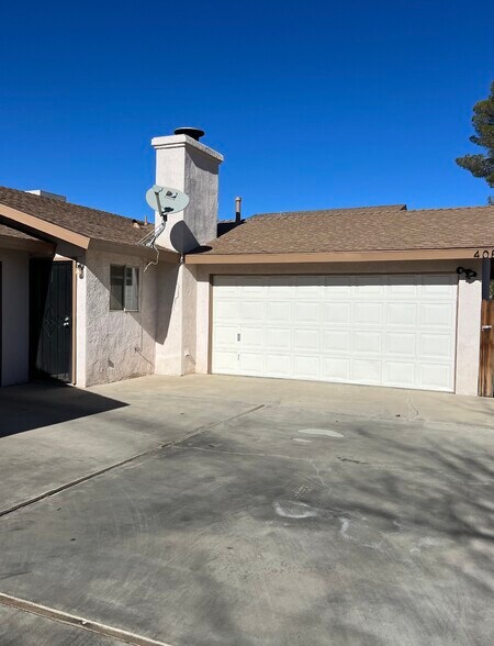 Building Photo - 408 W Felspar Ave