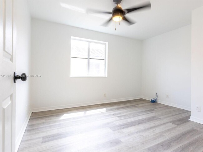 Building Photo - 797 Vista Meadows Dr