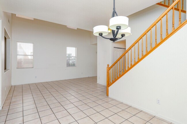 Building Photo - 135 Pebble Ridge Rd