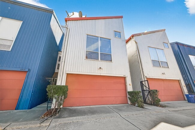 Building Photo - 6911 Yellowstone Way Dr