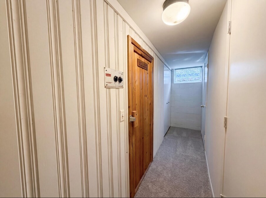 Building Photo - 8615 Virginia Cir N