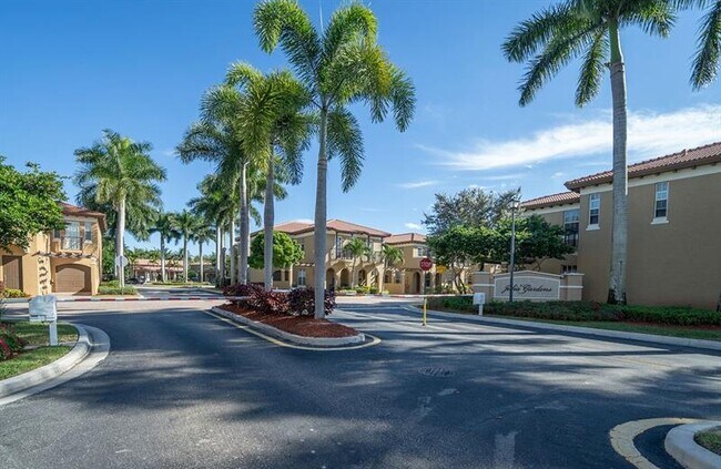 Building Photo - 6920 Julia Gardens Dr