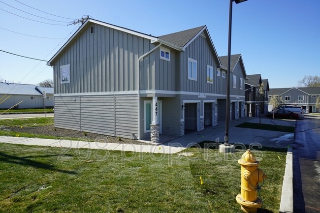 Building Photo - 431 2nd Ave N