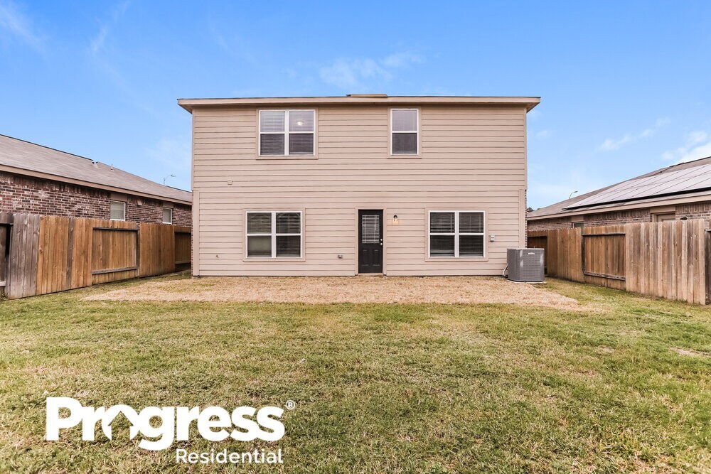 Building Photo - 12027 Fairquarter Ln