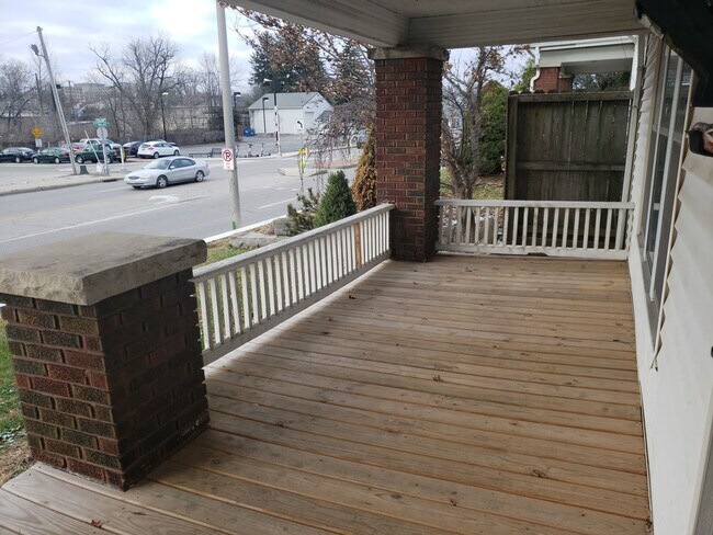 Building Photo - Charming 4 BD/2 BA home in quiet neighborhood!