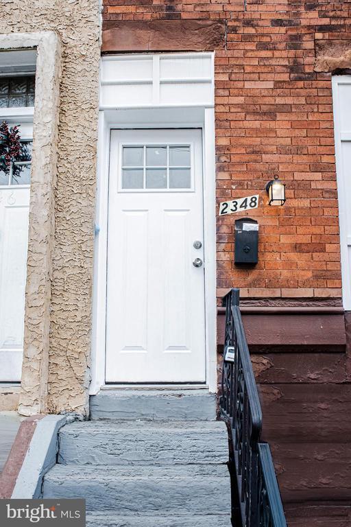 Building Photo - 2348 Moore St