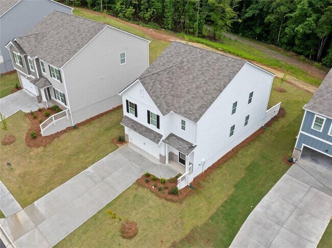 Building Photo - 283 White Cedar Dr